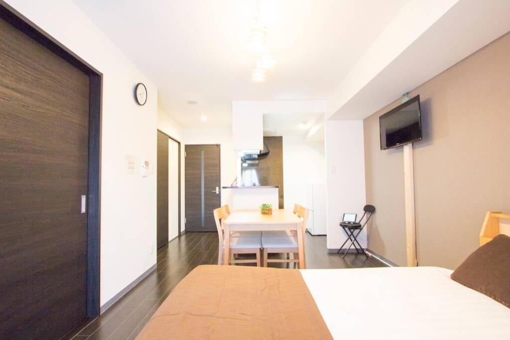 Ferienwohnung ようこそ札幌へ! 大通公園まで地下鉄10分 定員6名 Firetv完備 1階はセコマ Exterior foto