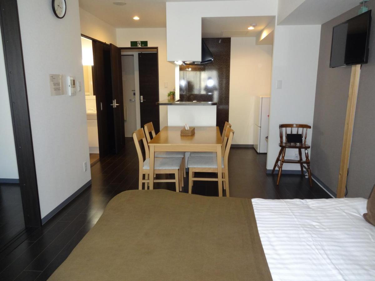 Ferienwohnung ようこそ札幌へ! 大通公園まで地下鉄10分 定員6名 Firetv完備 1階はセコマ Exterior foto