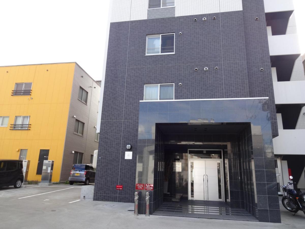 Ferienwohnung ようこそ札幌へ! 大通公園まで地下鉄10分 定員6名 Firetv完備 1階はセコマ Exterior foto